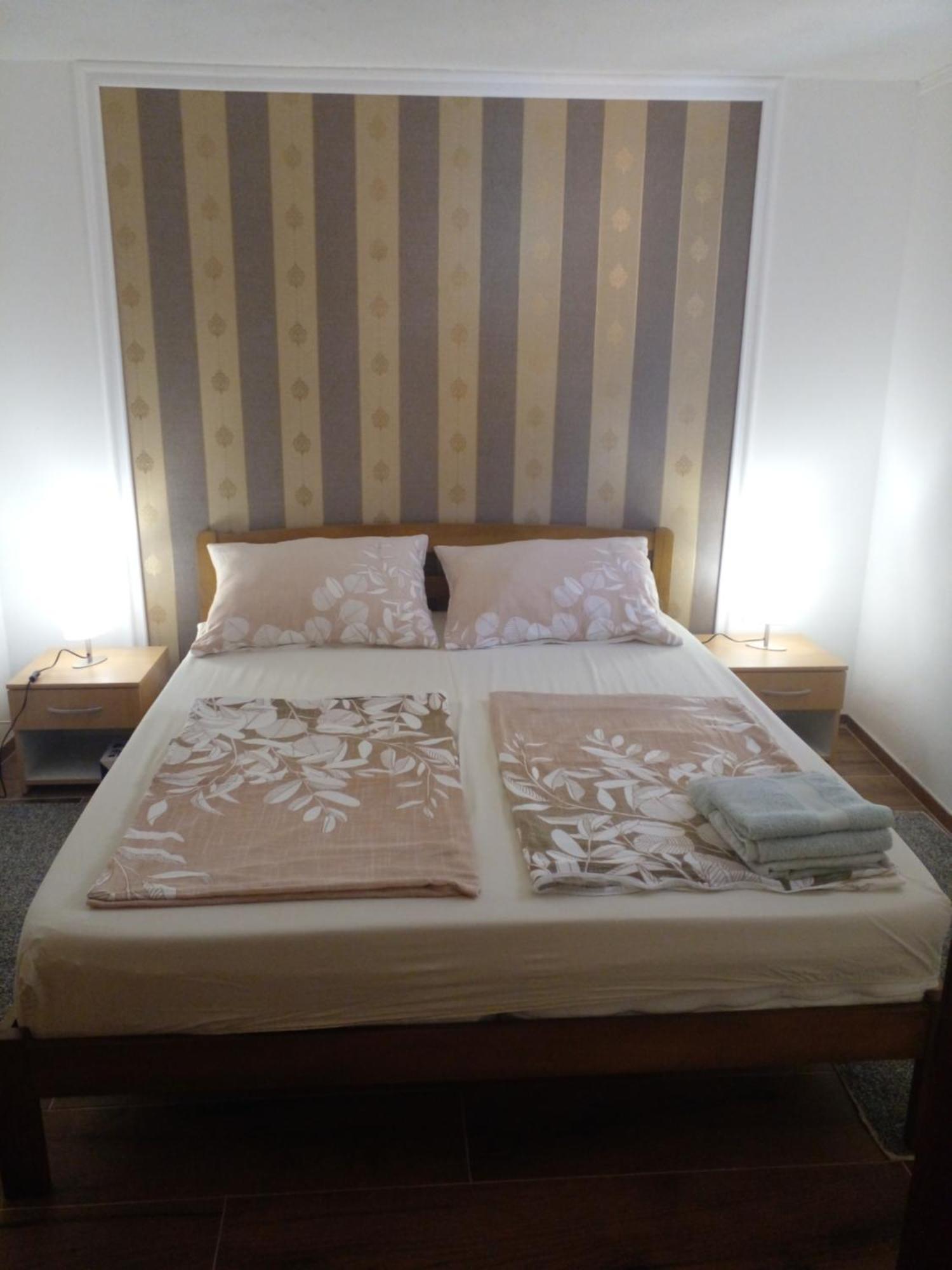 Apartmani Marijanovic Vir Buitenkant foto