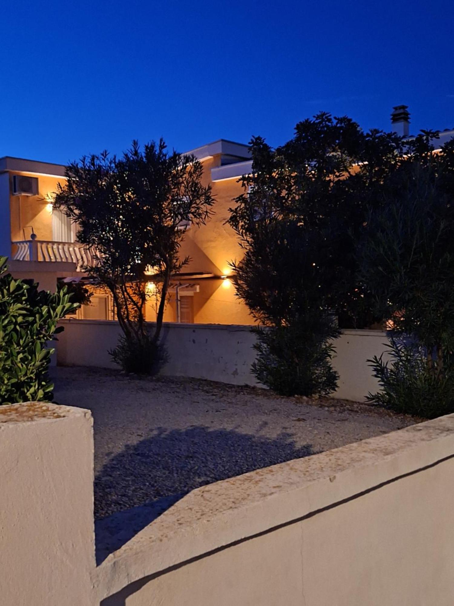 Apartmani Marijanovic Vir Buitenkant foto