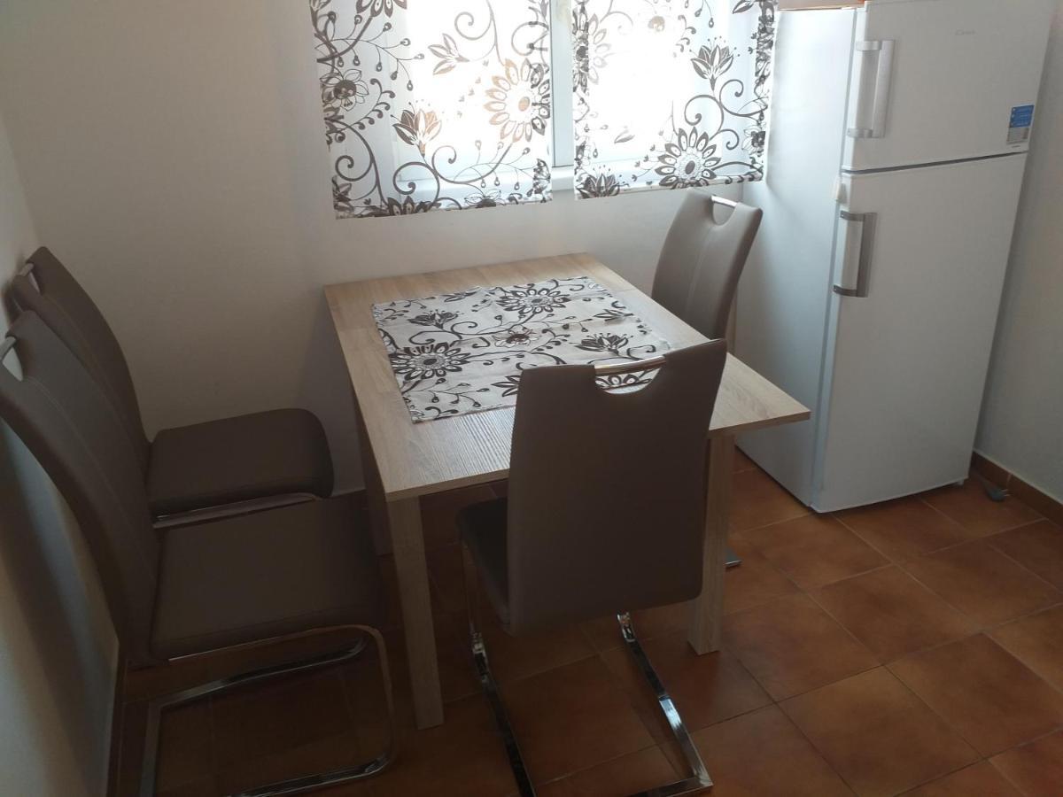 Apartmani Marijanovic Vir Buitenkant foto